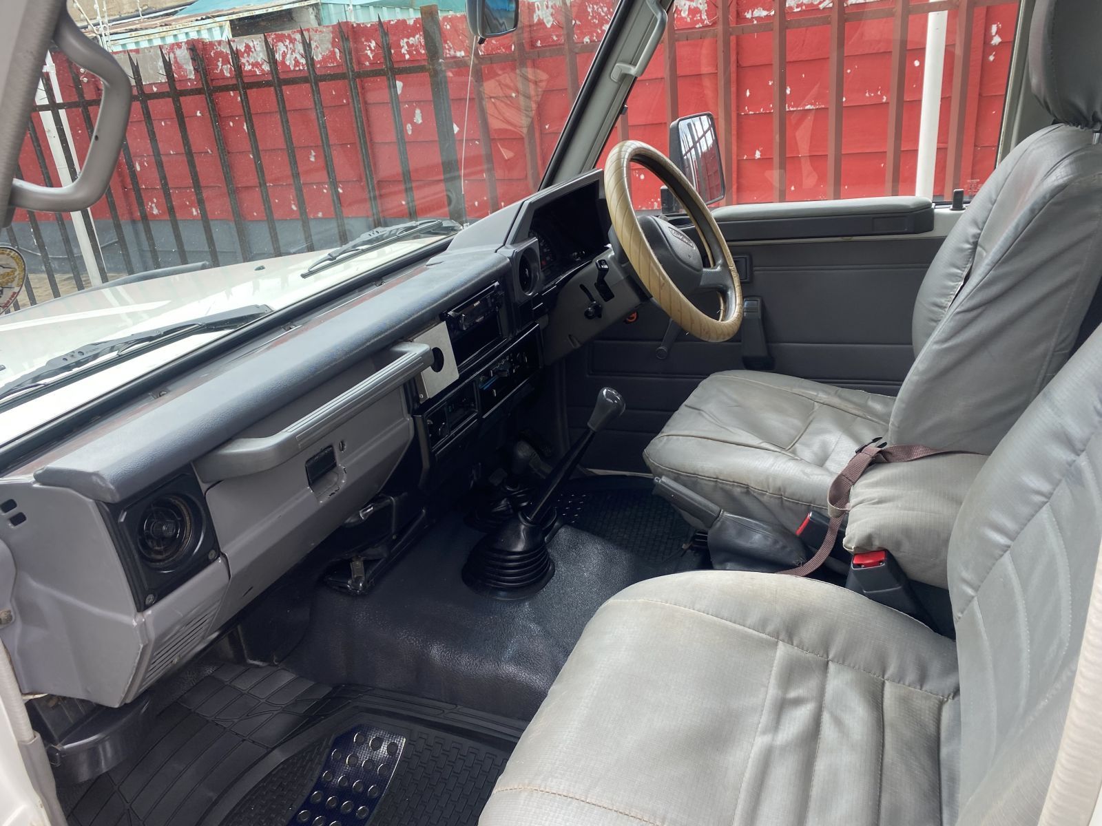 2006 Toyota Land Cruiser photo 8