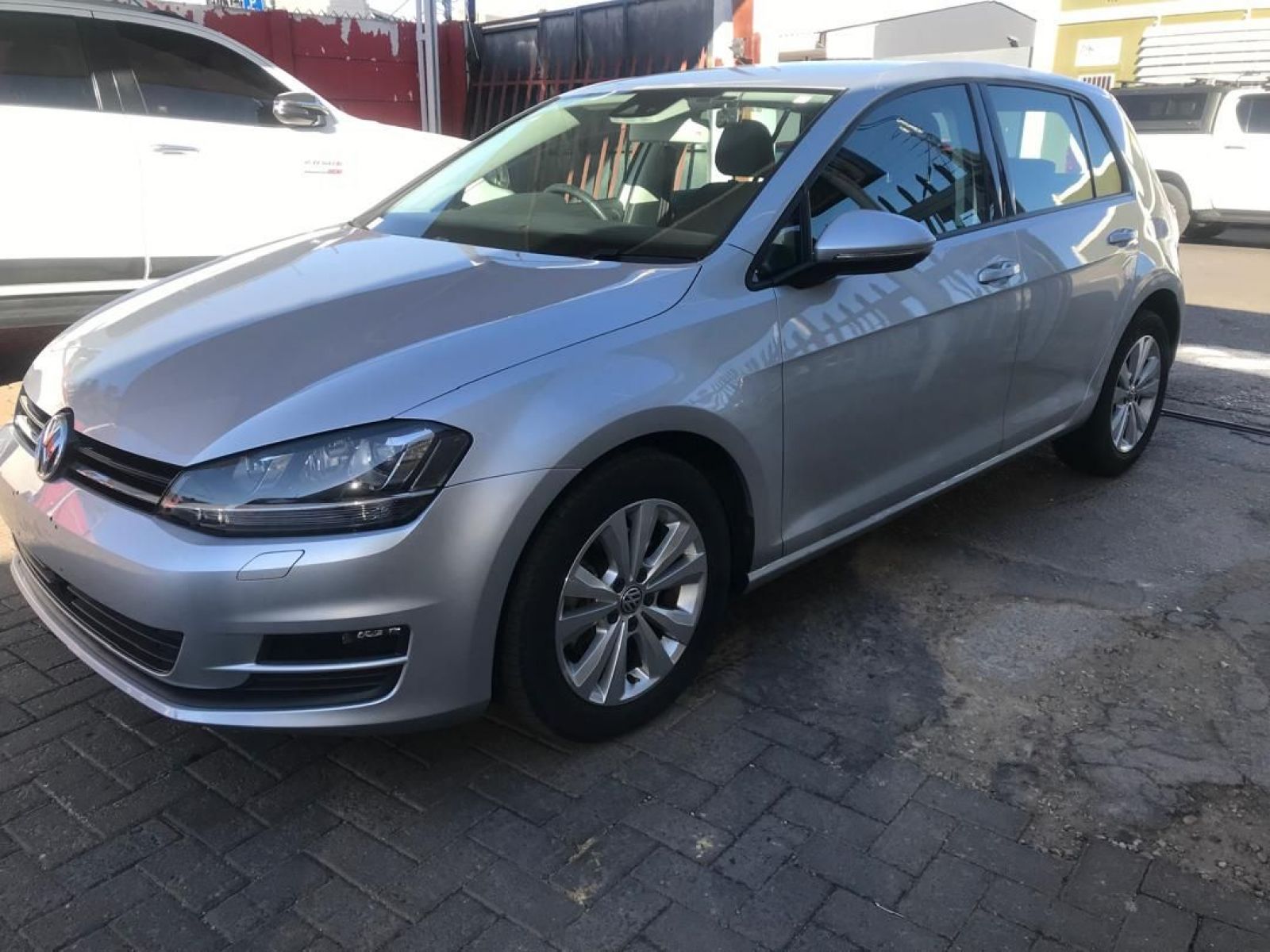 2013 Volkswagen Golf photo 1