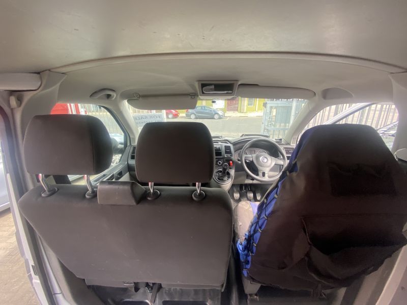2010 Volkswagen Kombi photo 3
