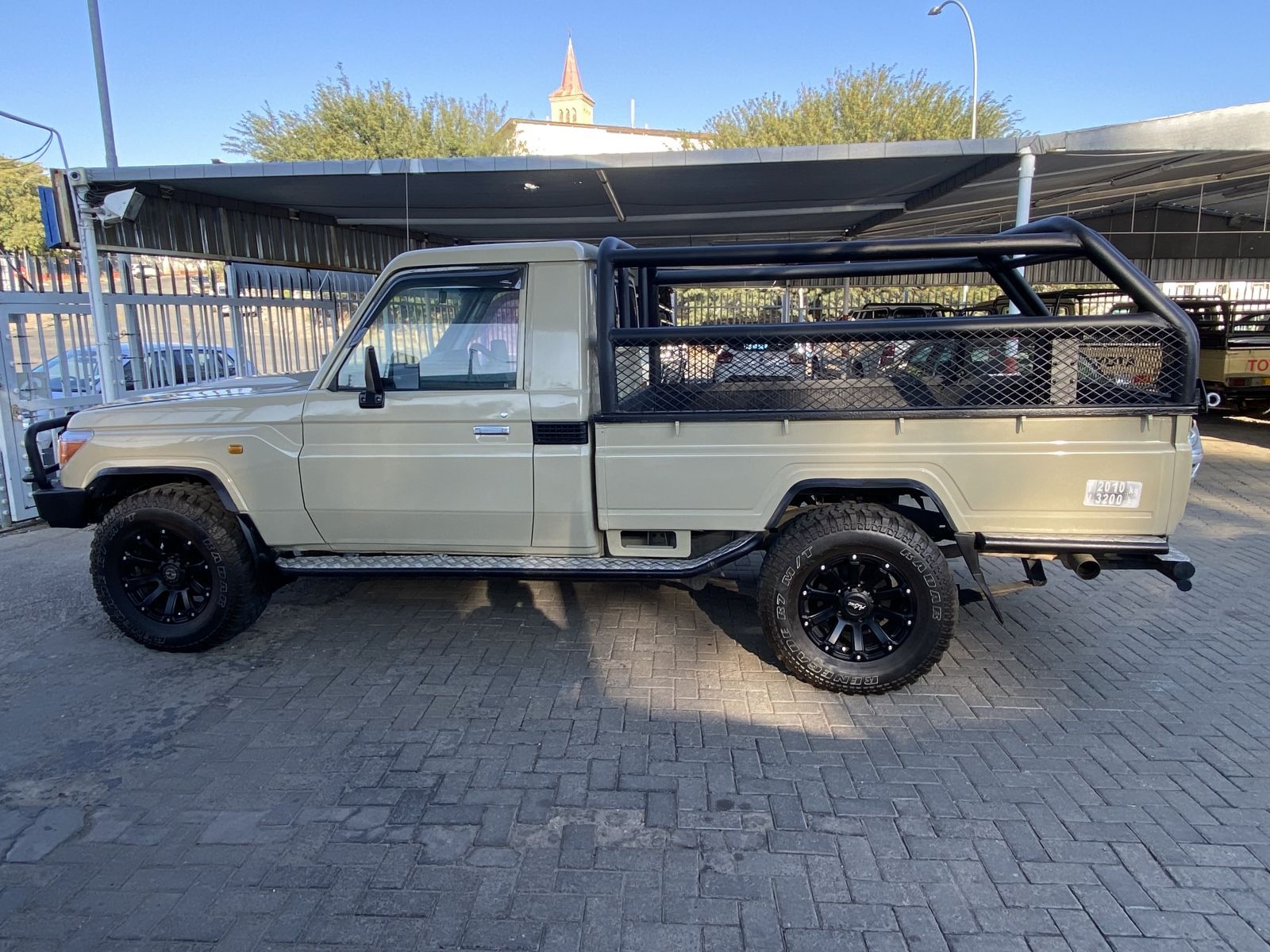 2005 Toyota Land Cruiser photo 5