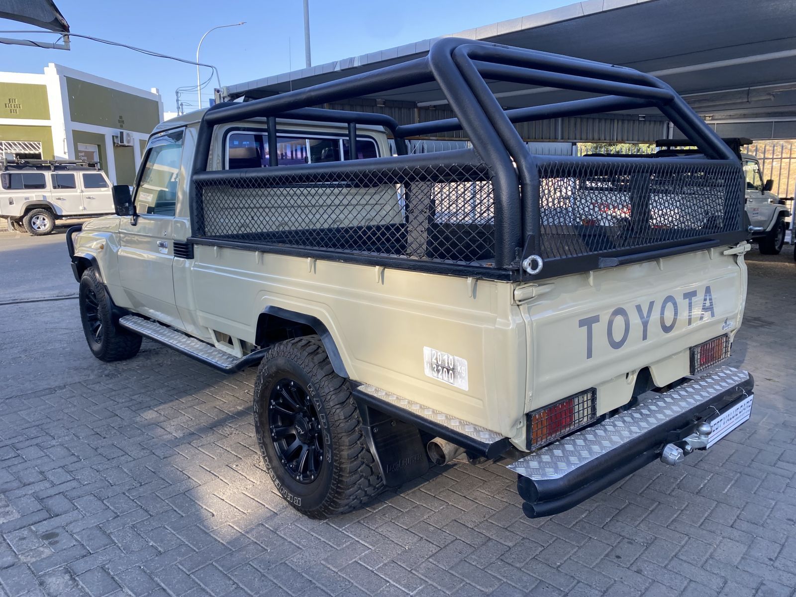 2005 Toyota Land Cruiser photo 6