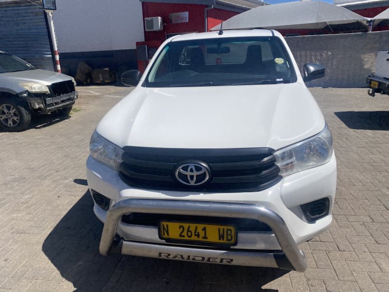 2016 Toyota Hilux photo 2