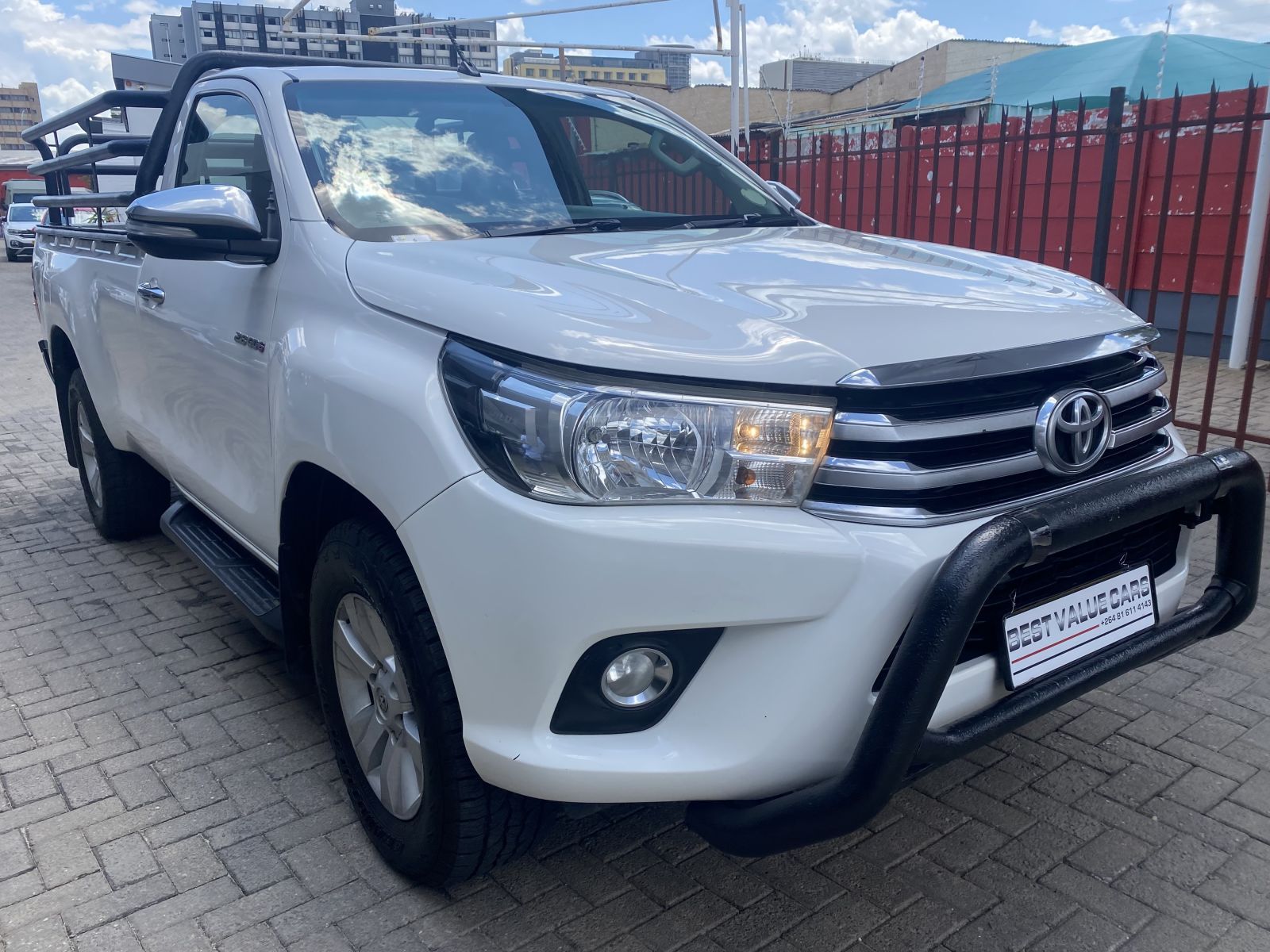 2016 Toyota Hilux photo 1