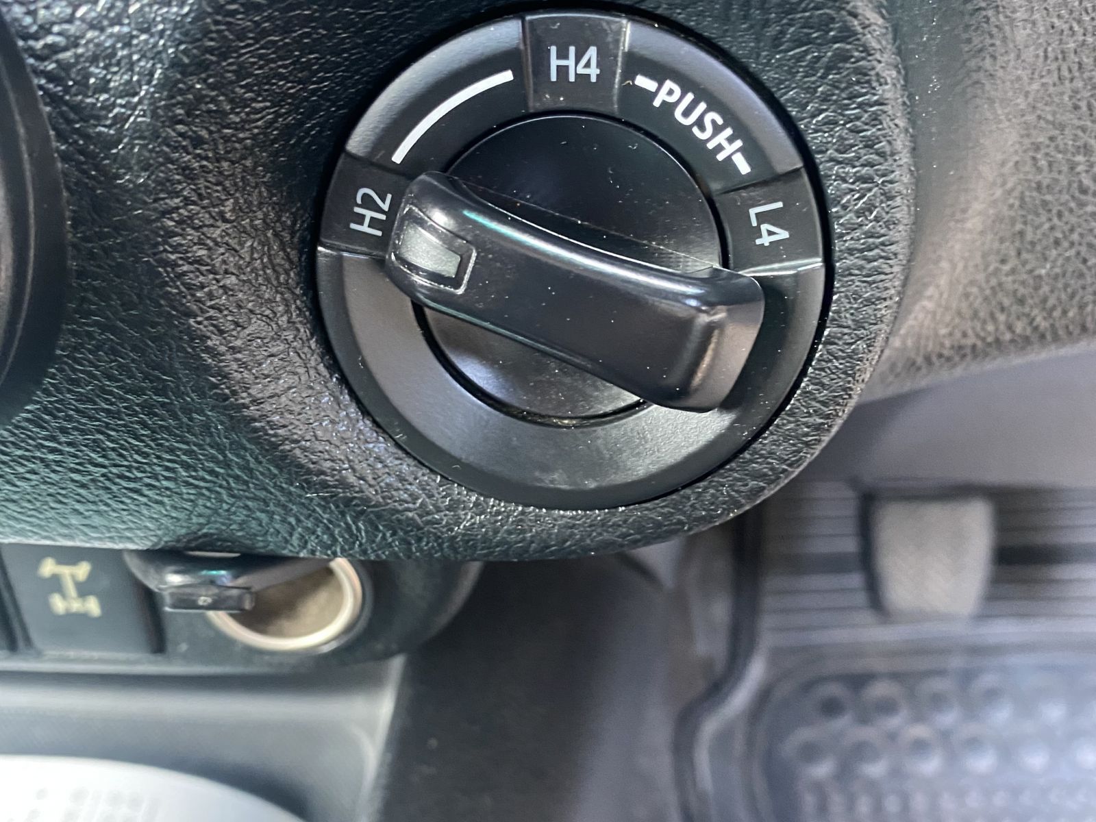2016 Toyota Hilux photo 11