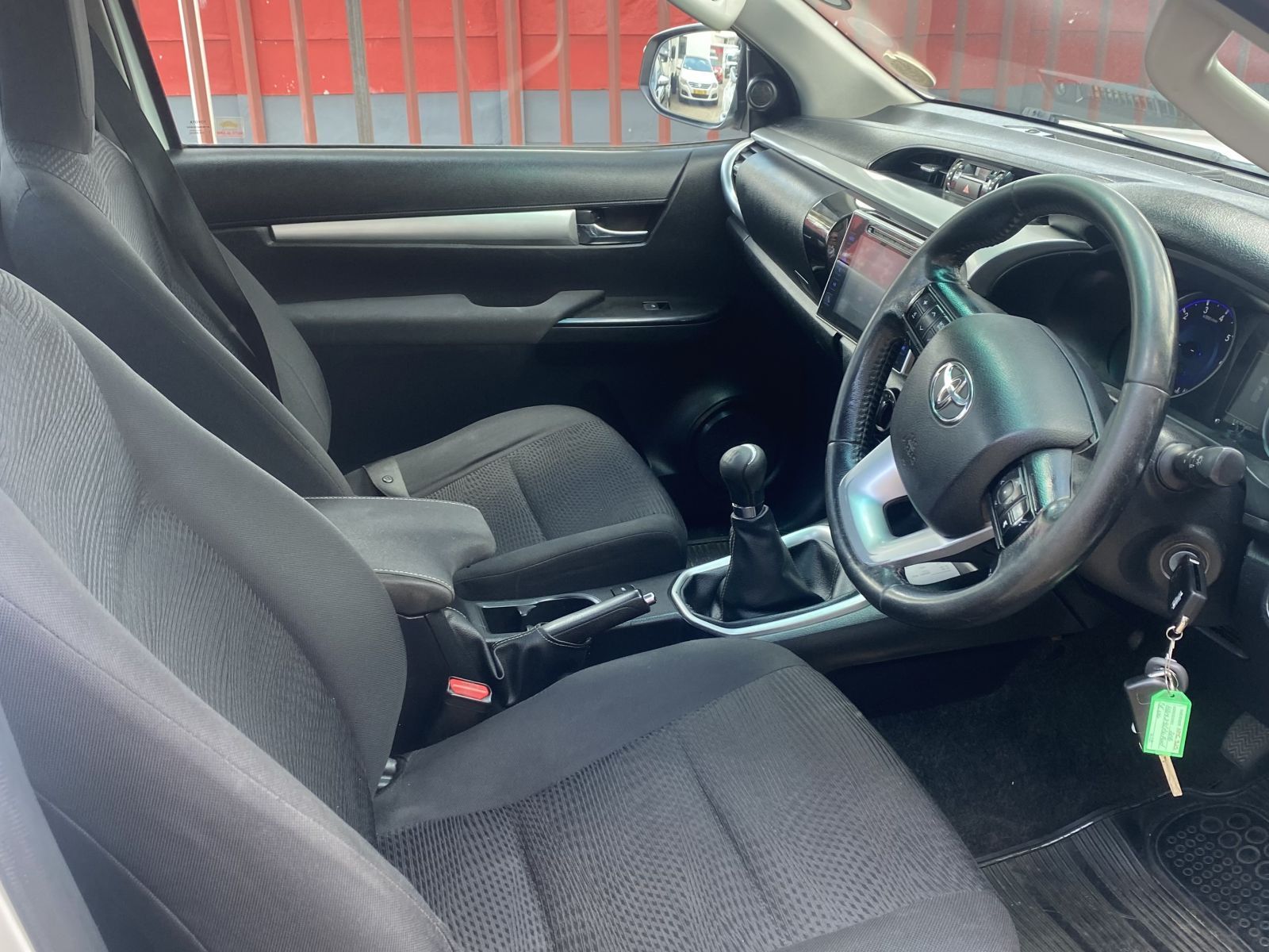 2016 Toyota Hilux photo 9