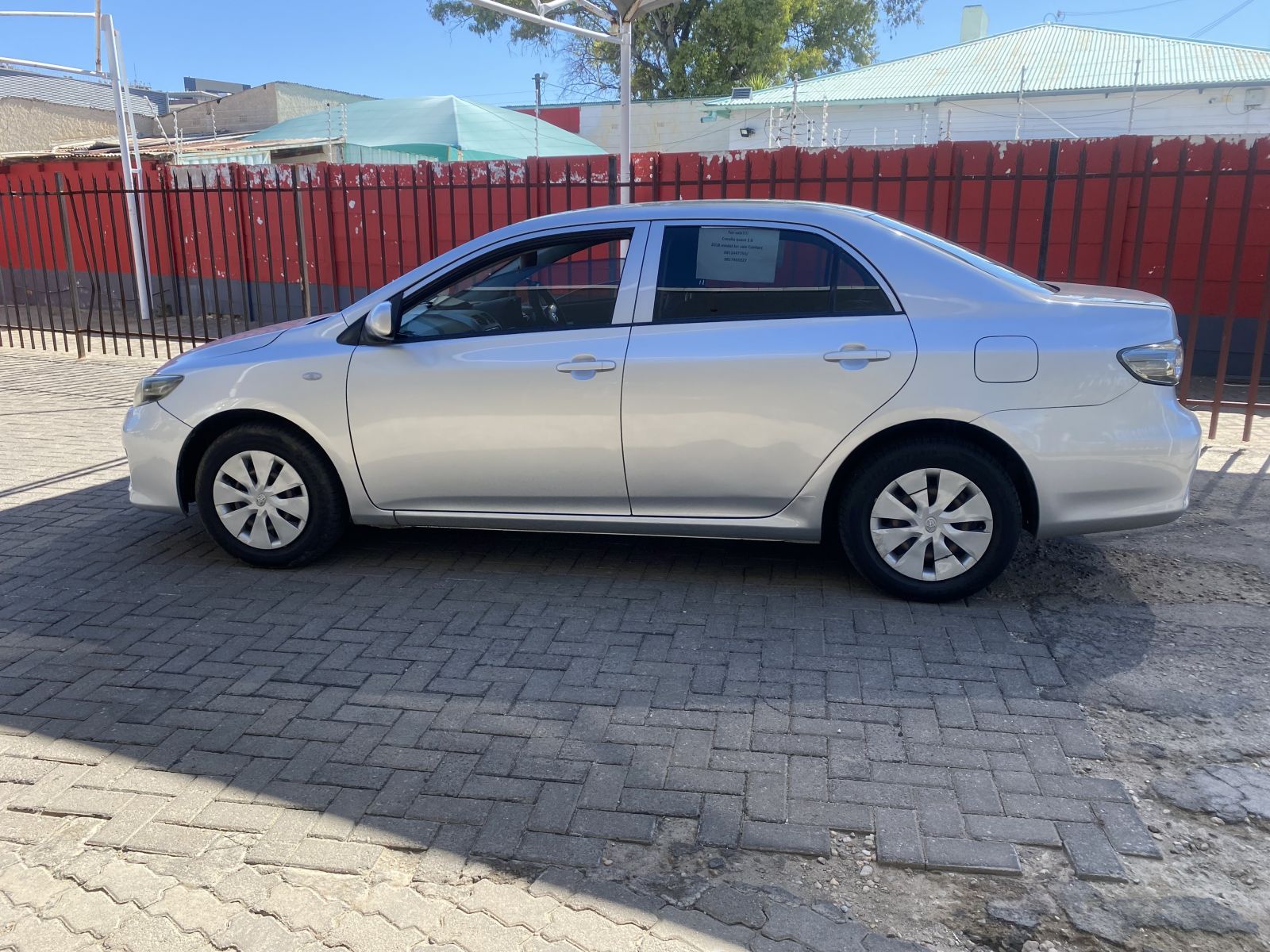 2017 Toyota Corolla photo 2