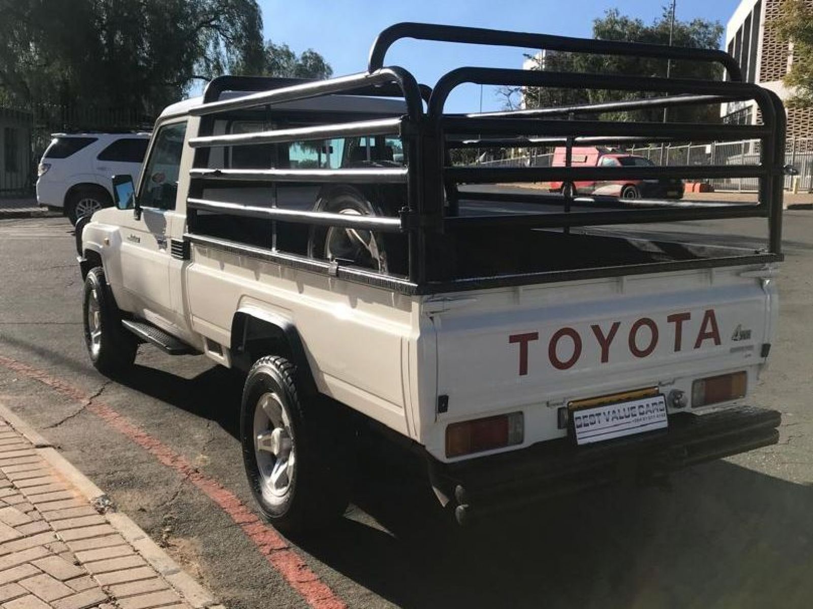 2009 Toyota Land Cruiser photo 2
