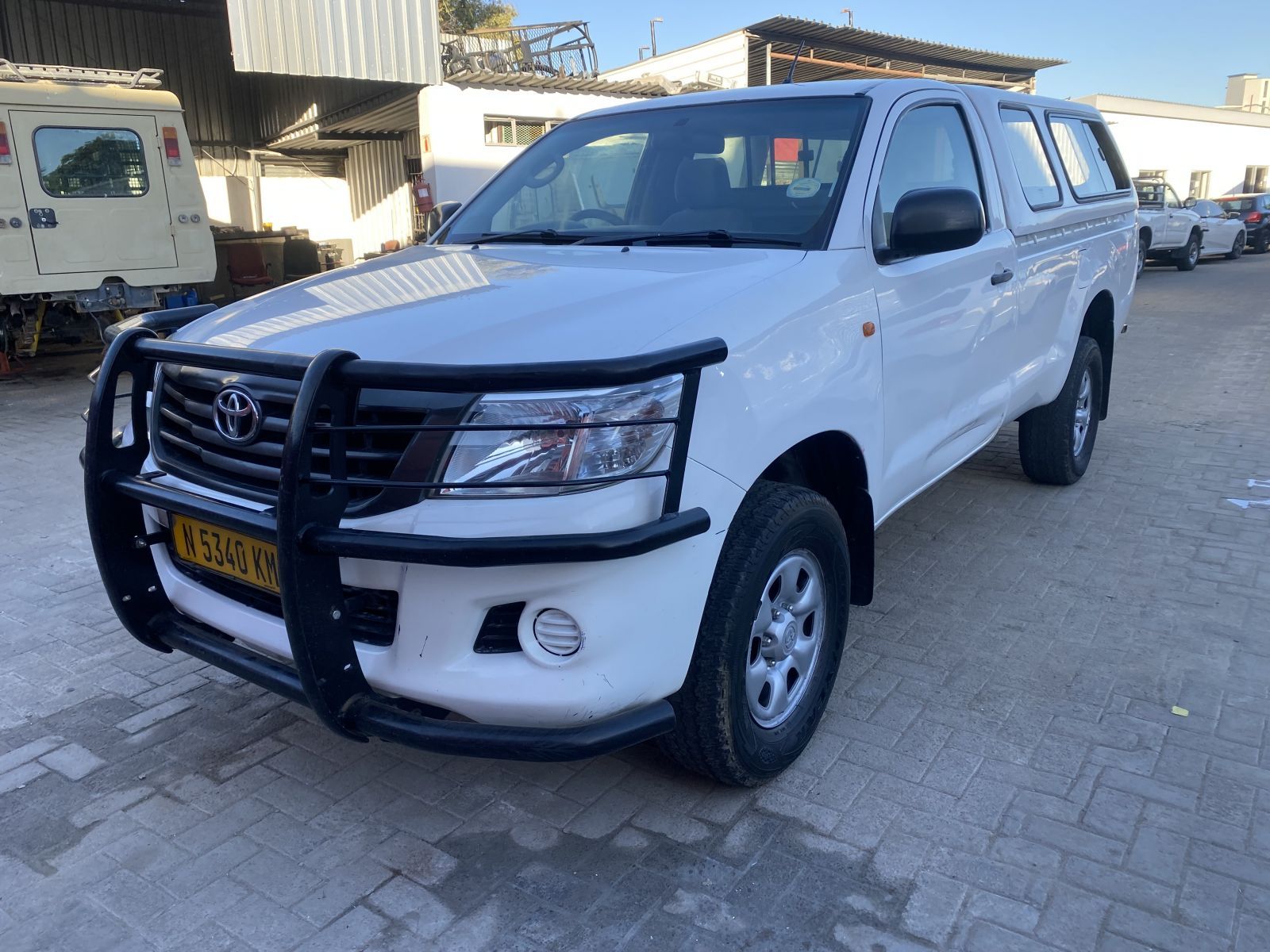 2015 Toyota Hilux photo 2