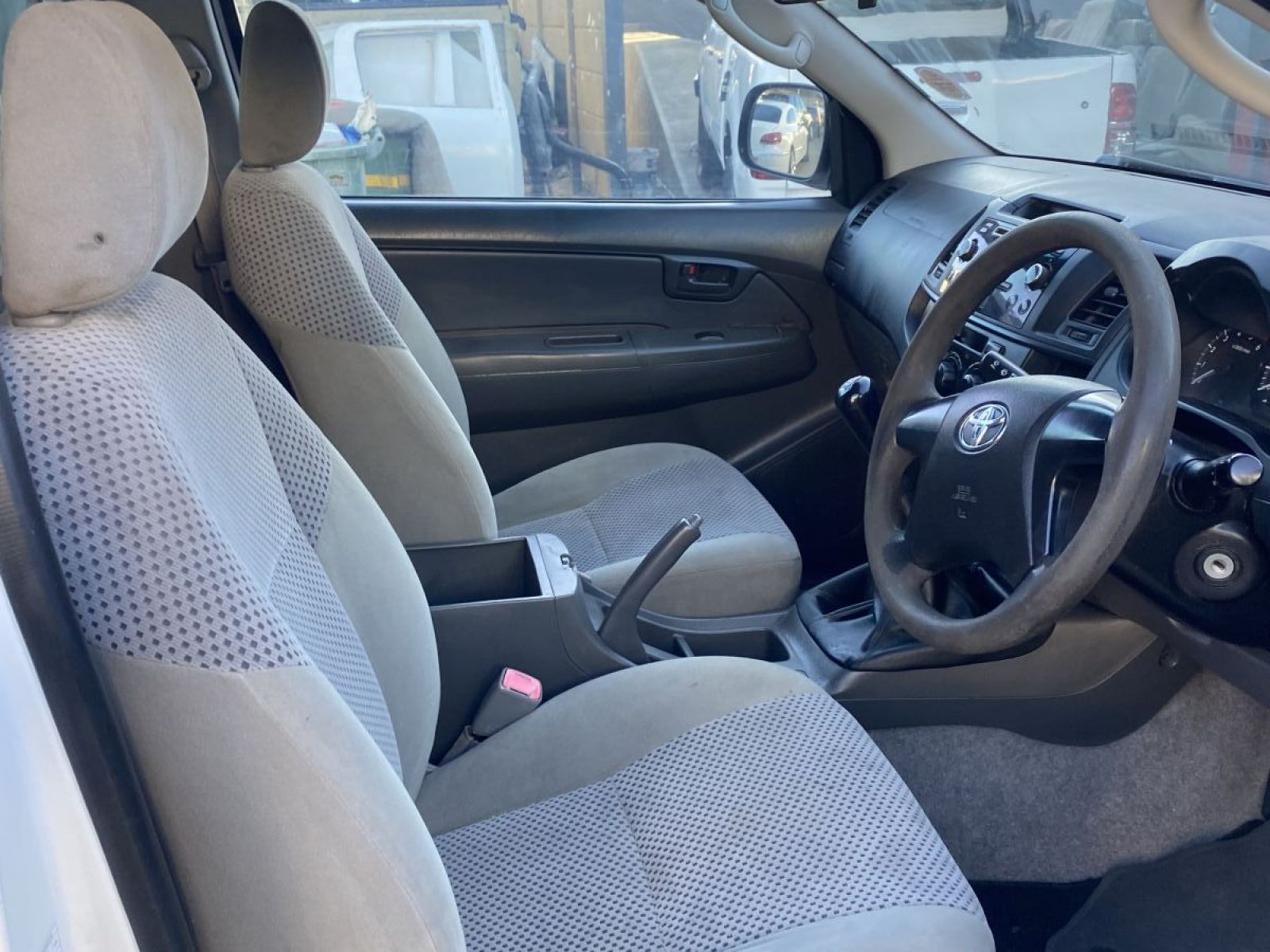 2015 Toyota Hilux photo 5