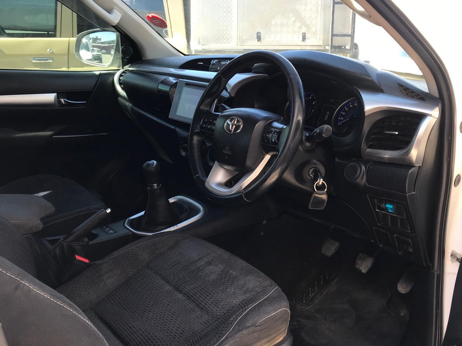 2017 Toyota Hilux photo 12
