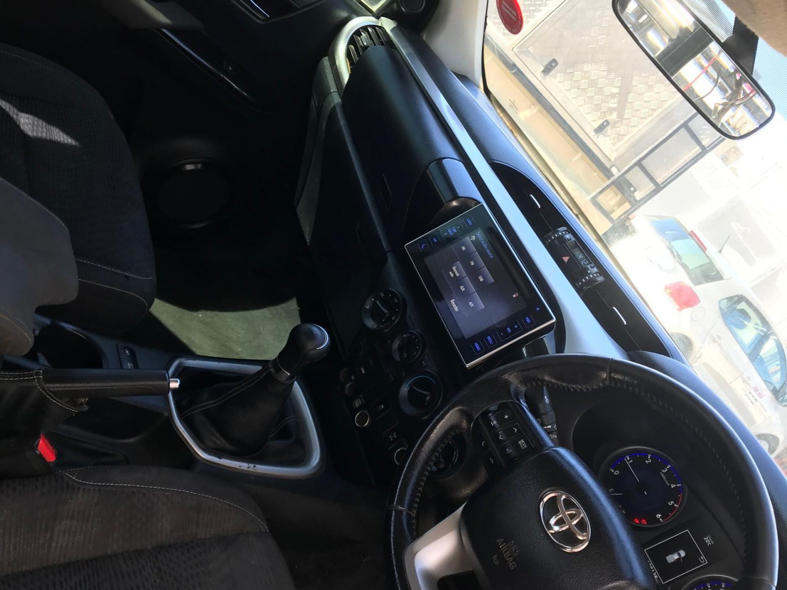 2017 Toyota Hilux photo 8