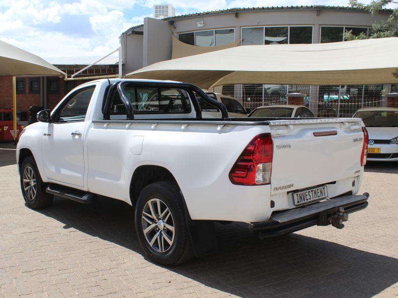 2017 Toyota Hilux photo 2