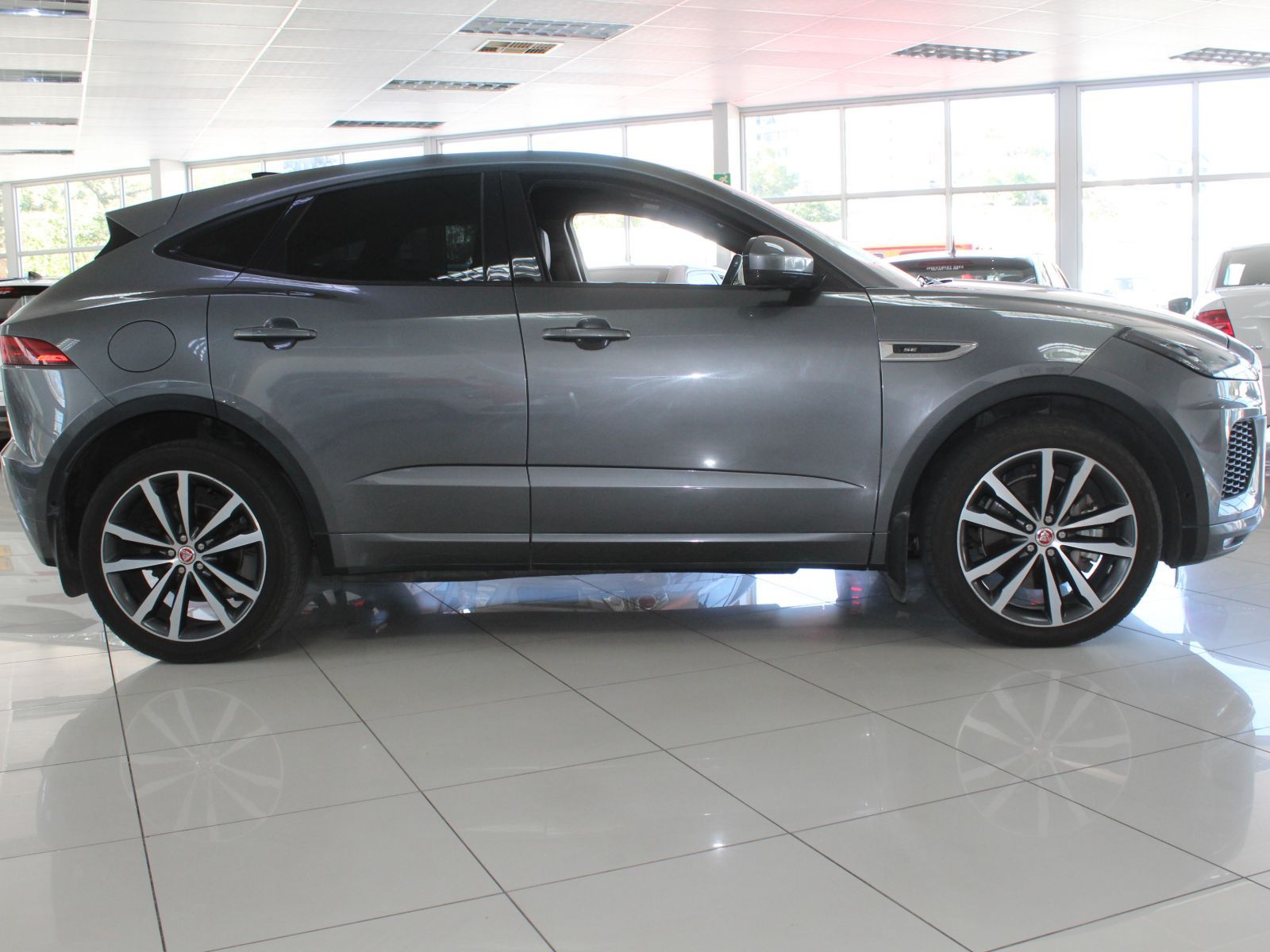 2020 Jaguar E-Pace photo 8