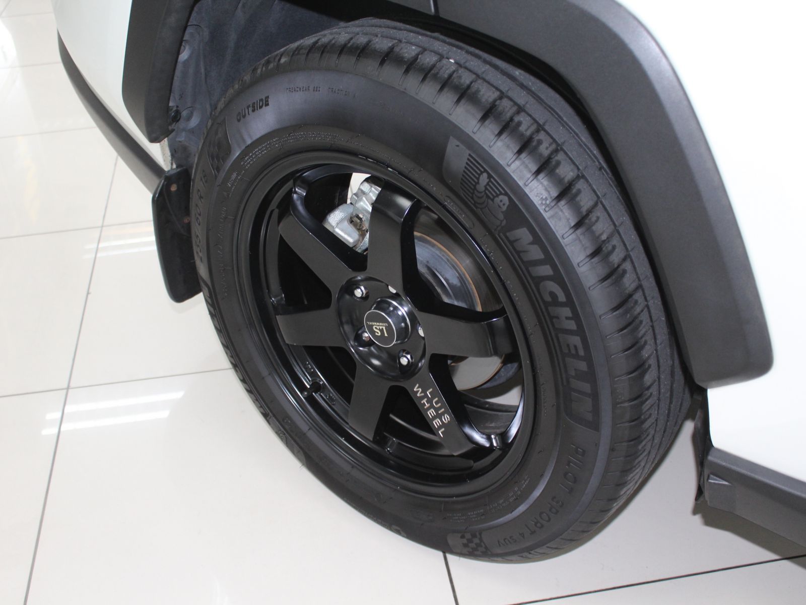 2019 Toyota Rav4 photo 18