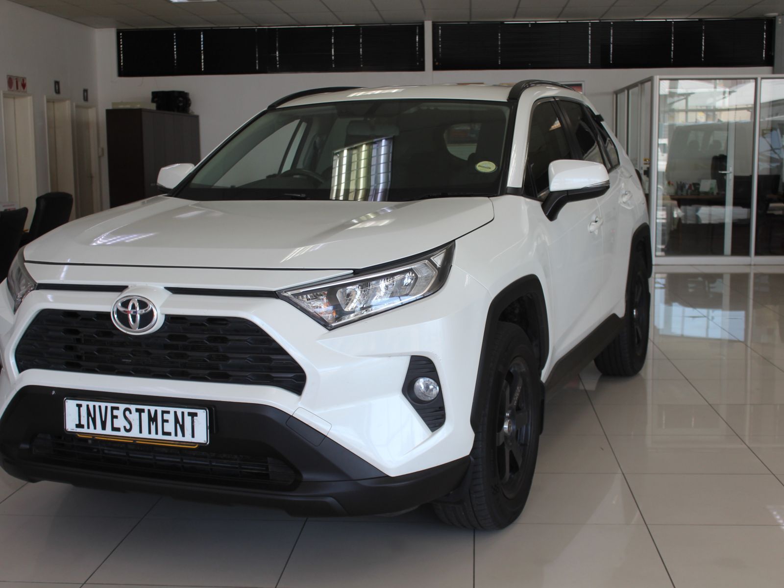 2019 Toyota Rav4 photo 2
