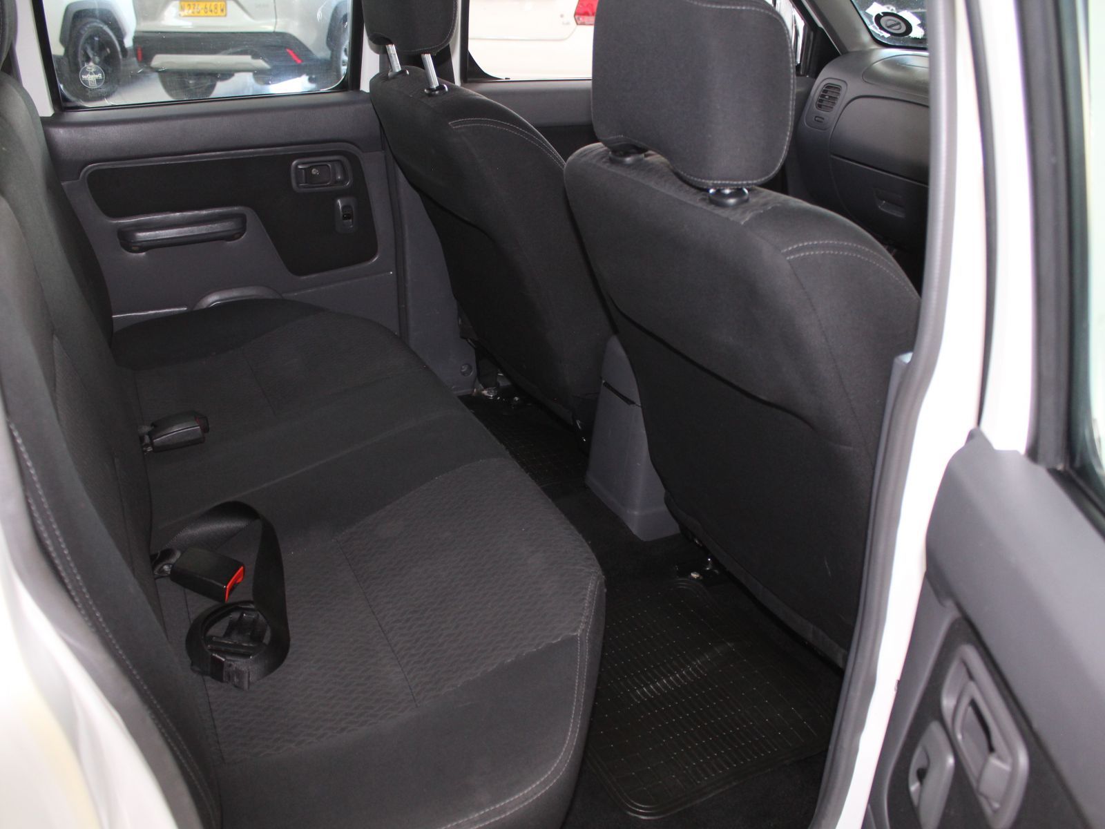 2018 Nissan NP300 photo 9