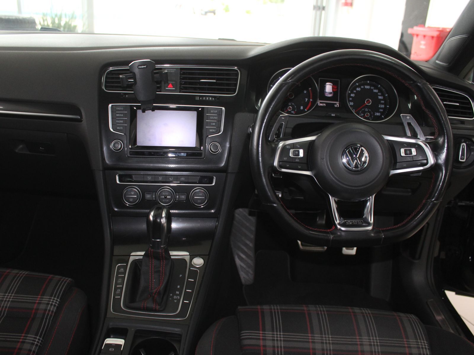 2014 Volkswagen Golf photo 11