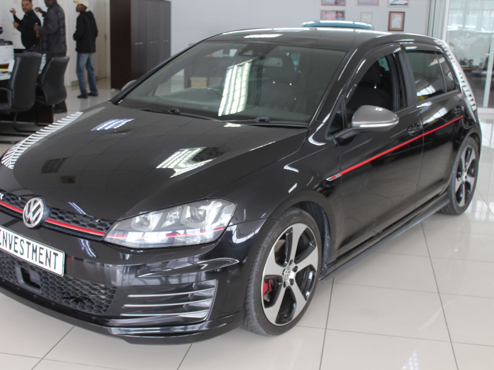 2014 Volkswagen Golf photo 3