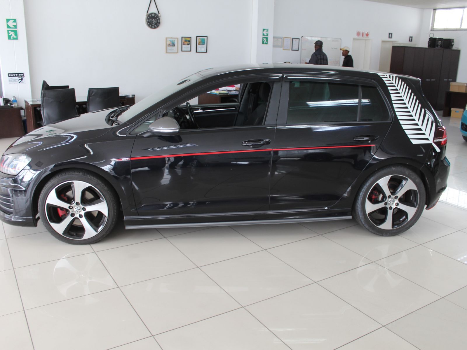 2014 Volkswagen Golf photo 4