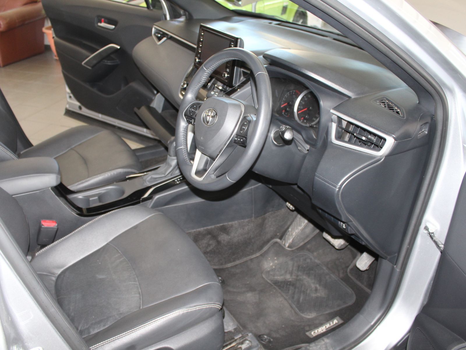 2024 Toyota Corolla photo 4