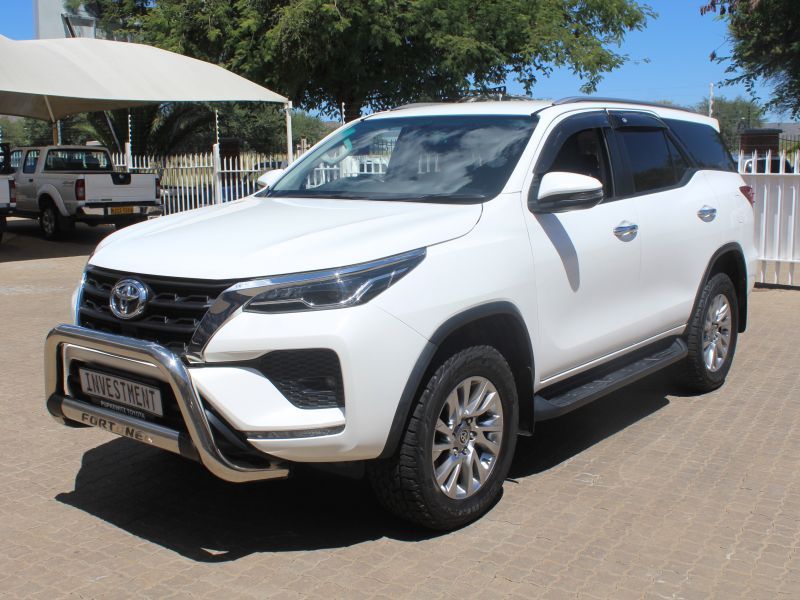 2021 Toyota Fortuner photo 3