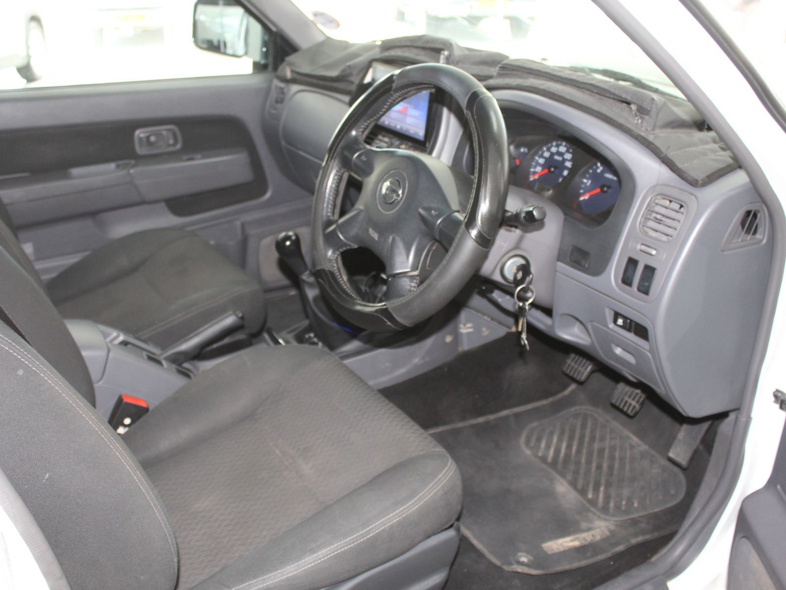 2020 Nissan NP300 photo 6