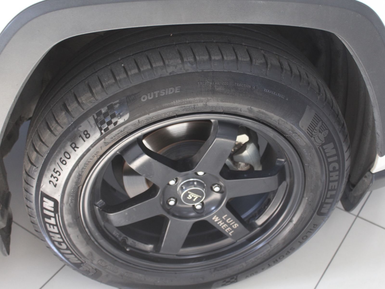 2019 Toyota Rav4 photo 19
