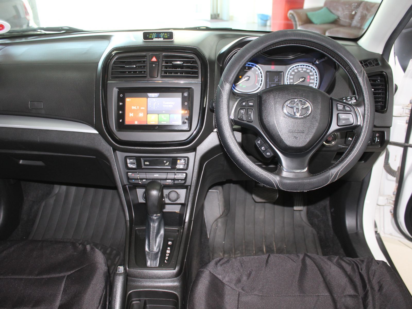 2021 Toyota Urban Cruiser photo 11
