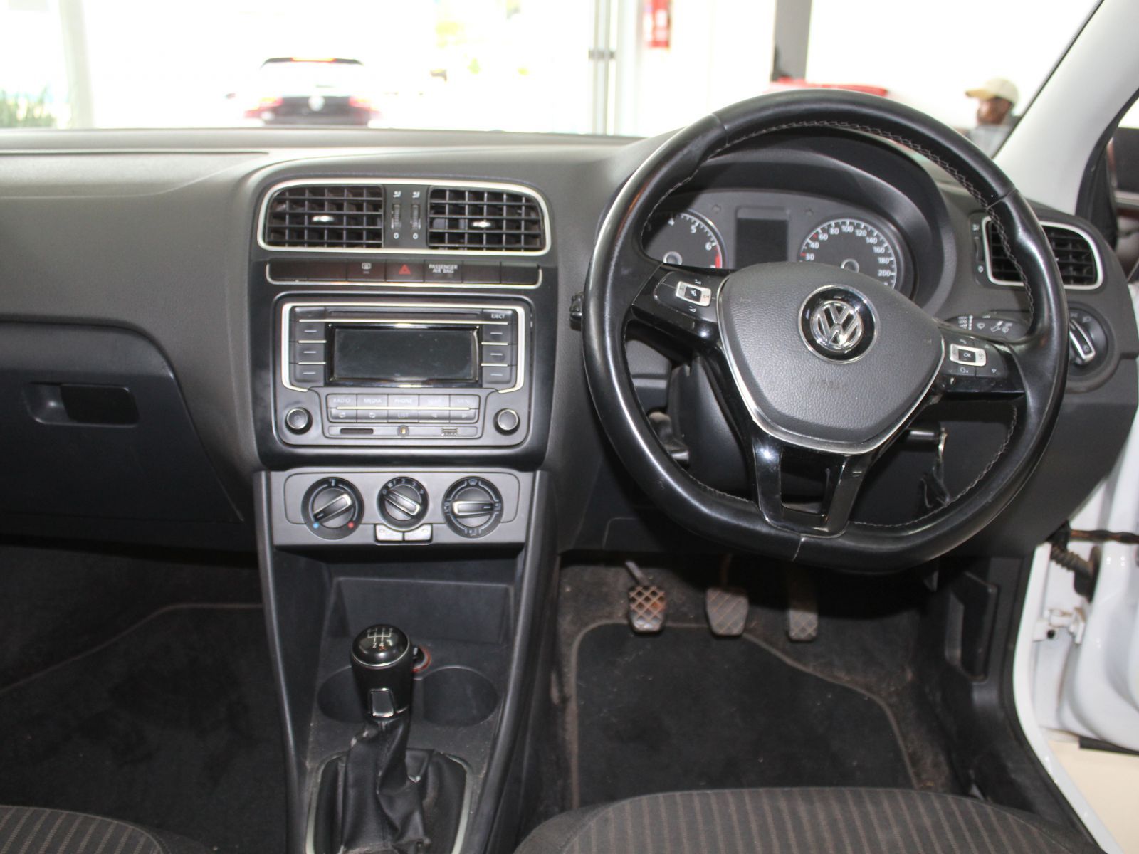 2015 Volkswagen Polo photo 11