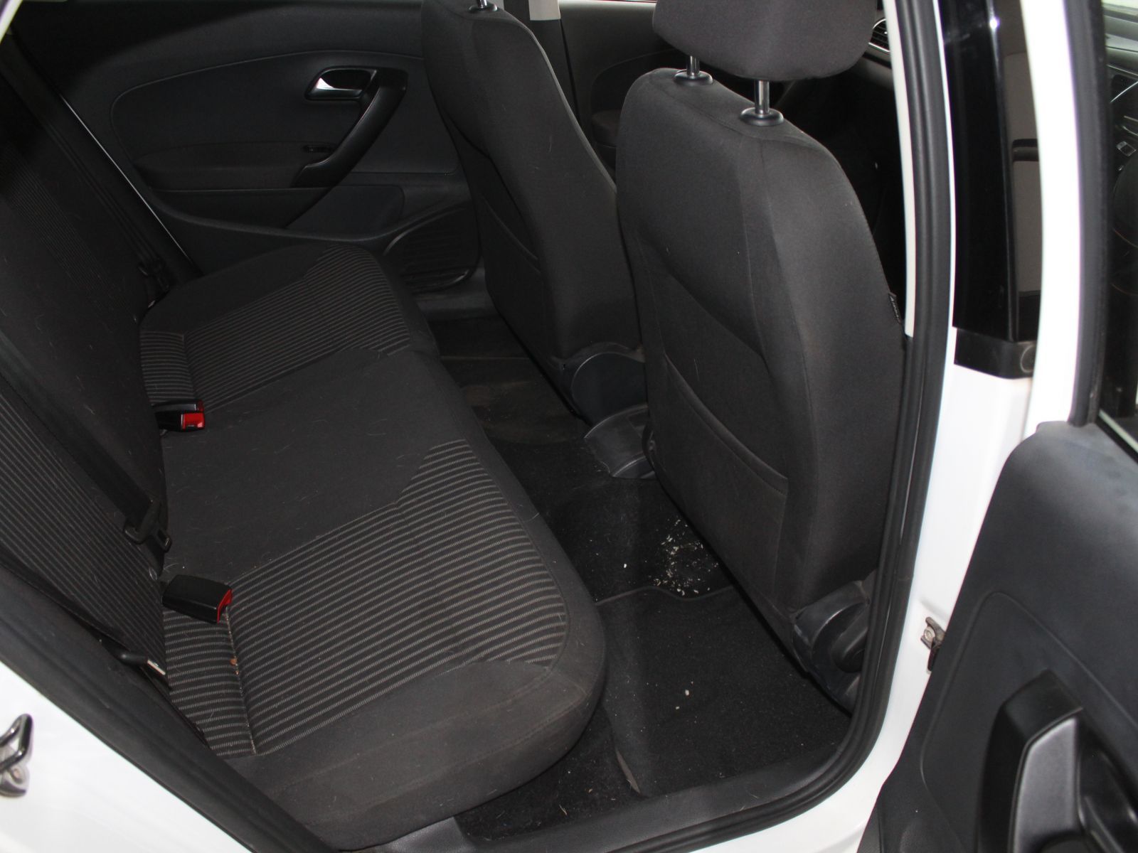 2015 Volkswagen Polo photo 9
