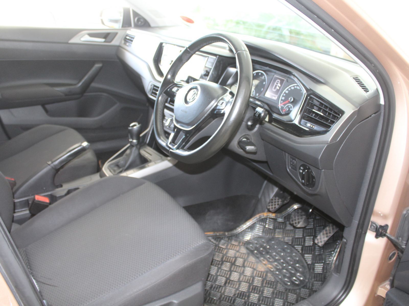 2018 Volkswagen Polo photo 9
