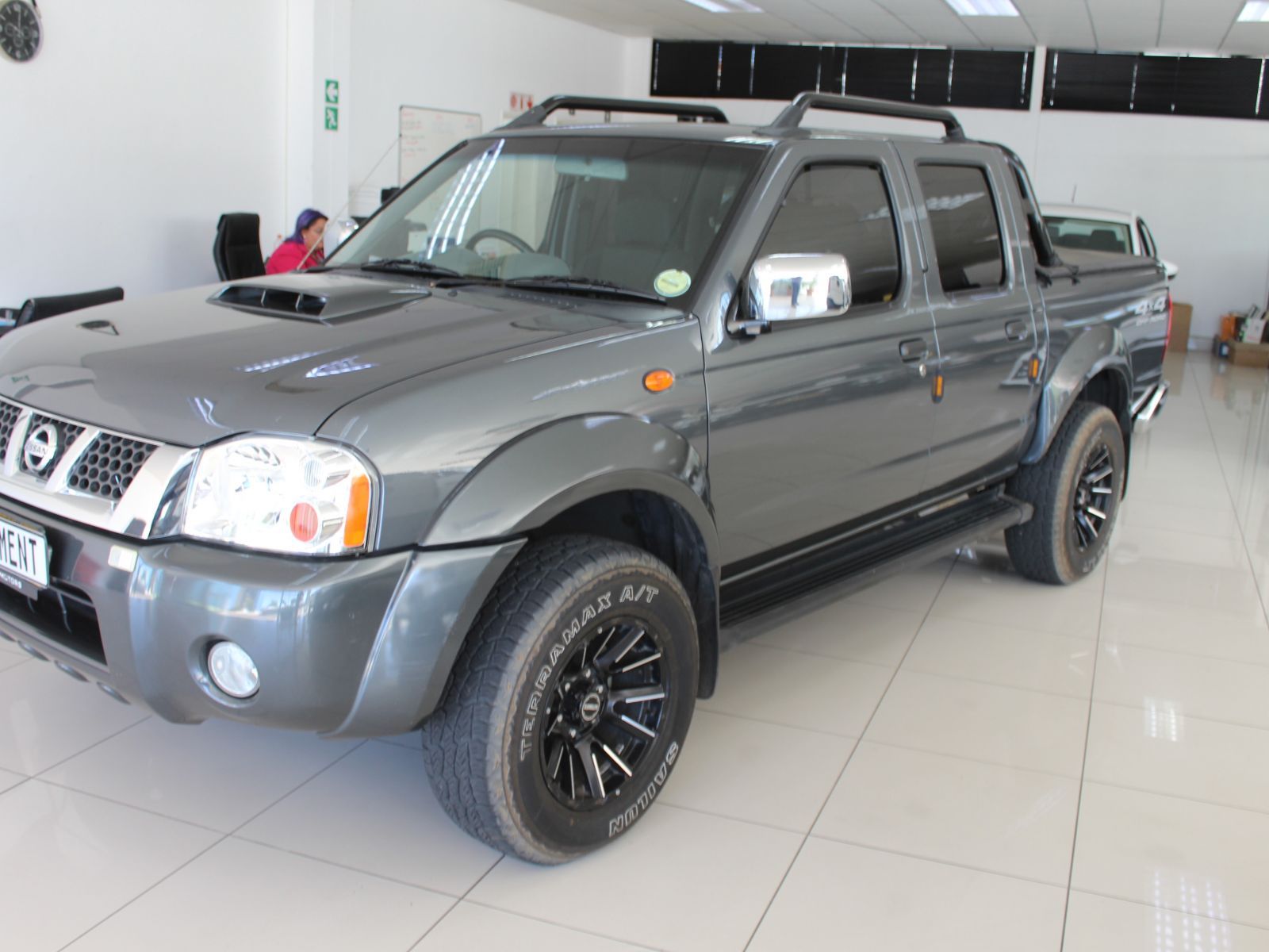 2020 Nissan NP300 photo 2
