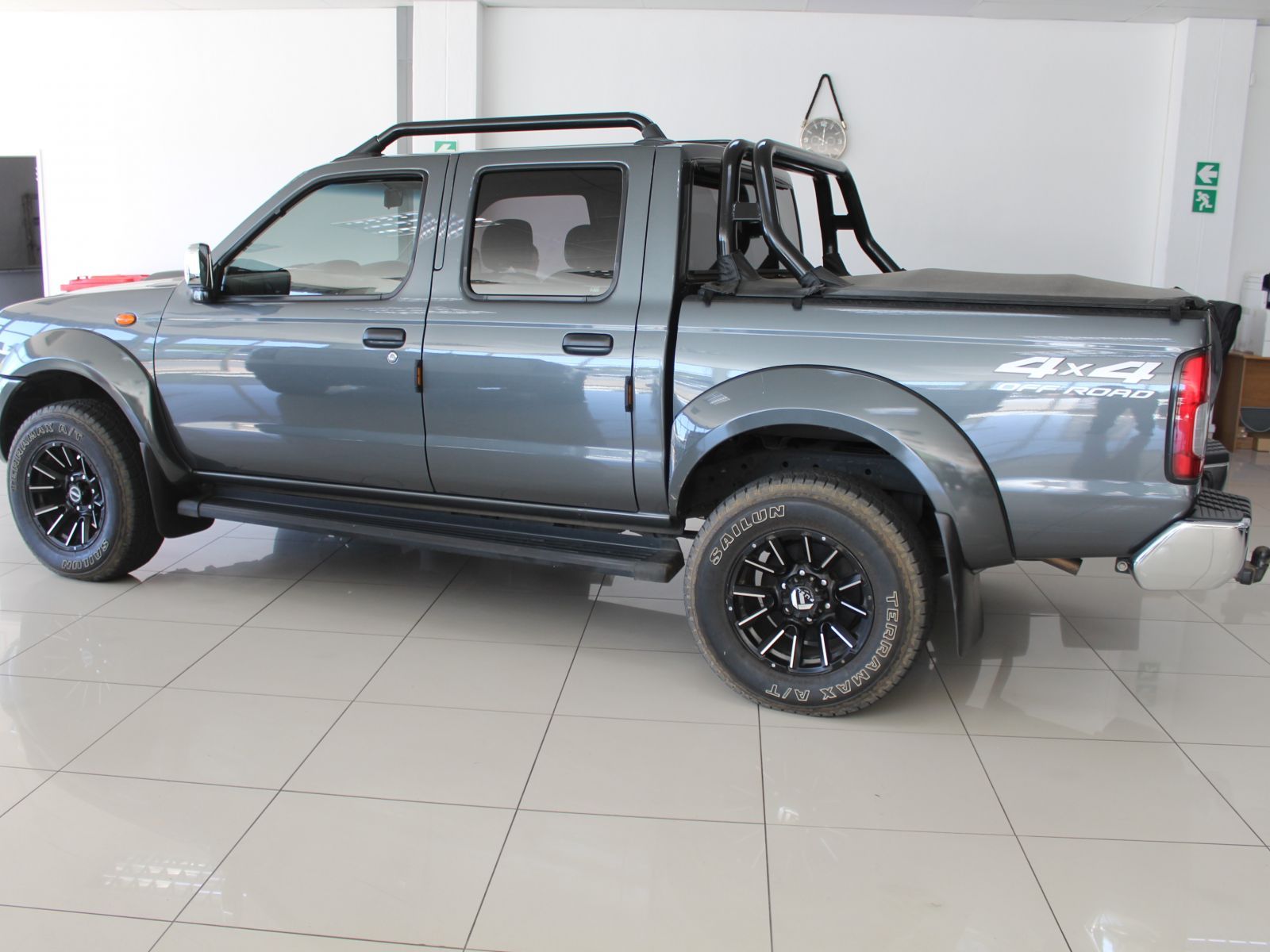 2020 Nissan NP300 photo 3