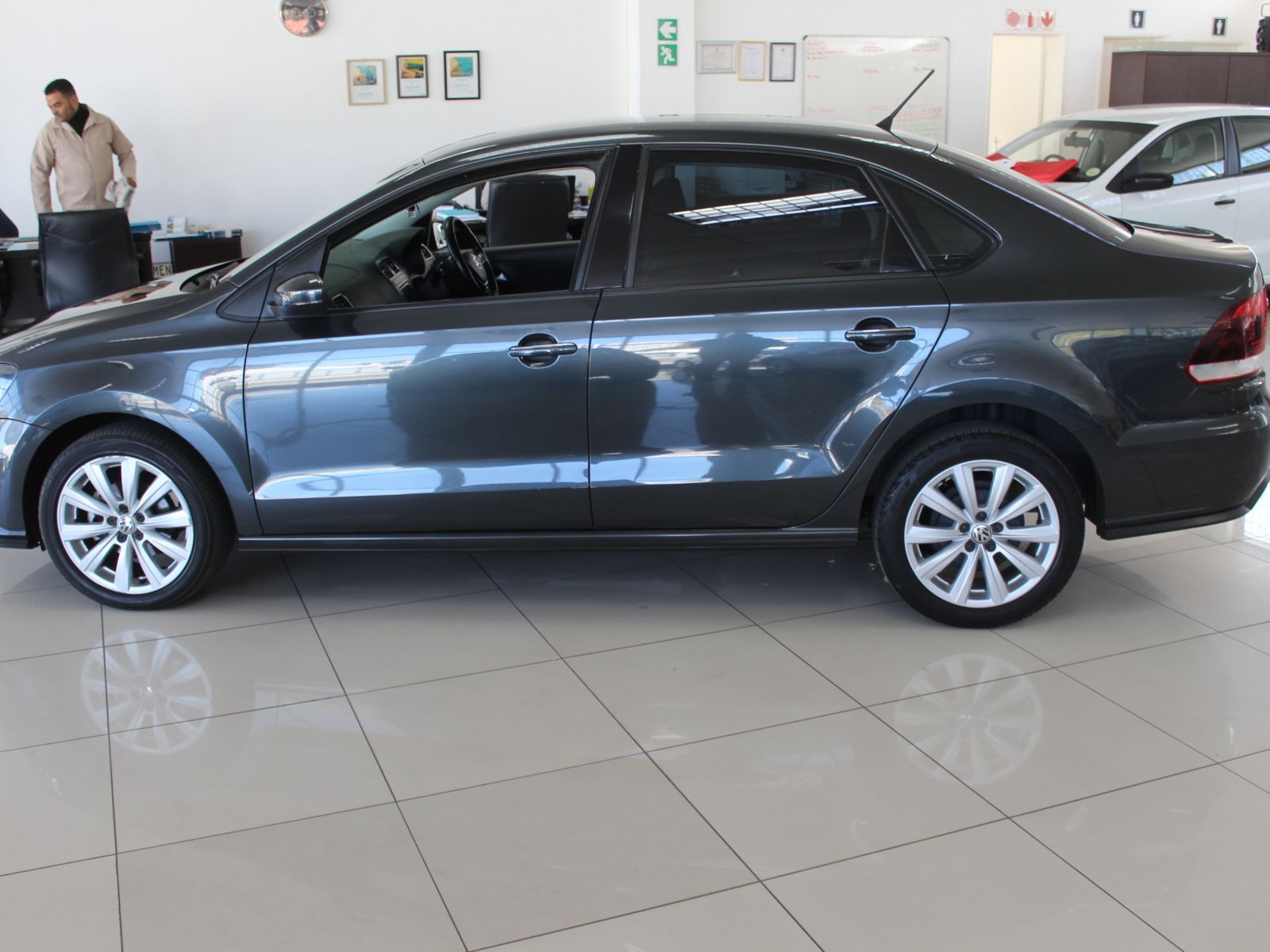 2020 Volkswagen Polo photo 3