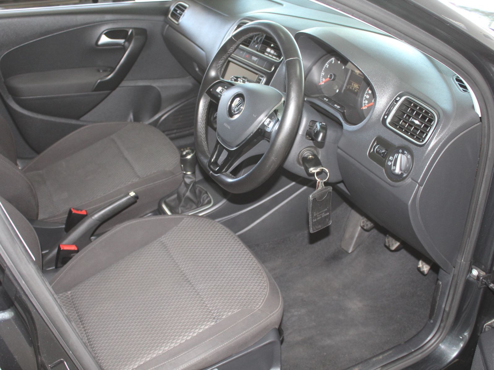 2020 Volkswagen Polo photo 8