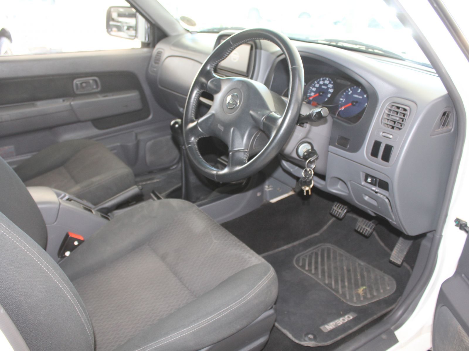 2020 Nissan NP300 photo 12
