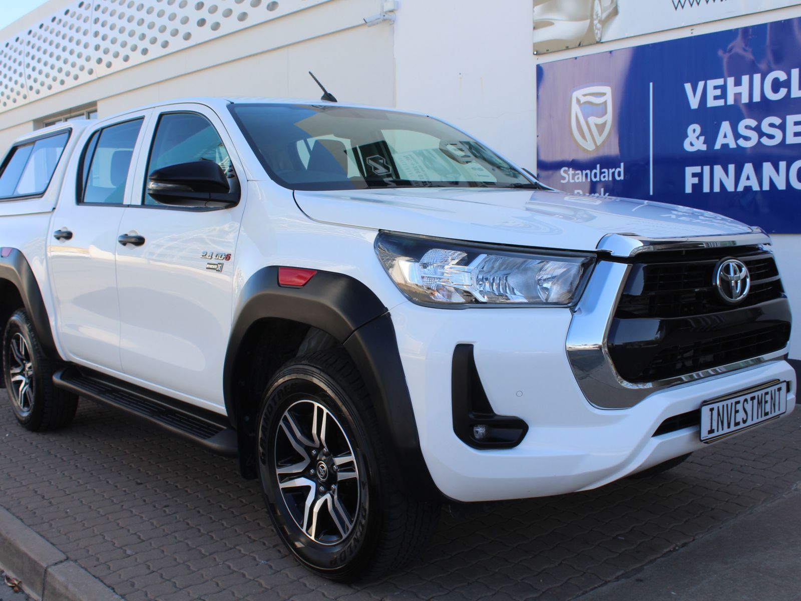 2024 Toyota Hilux photo 2