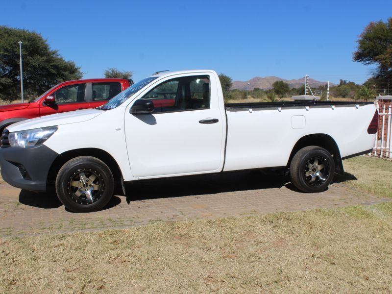 2019 Toyota Hilux photo 3