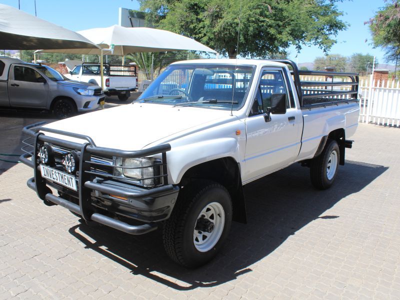 1996 Toyota Hilux photo 1