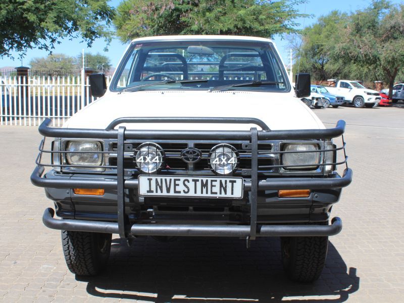 1996 Toyota Hilux photo 2