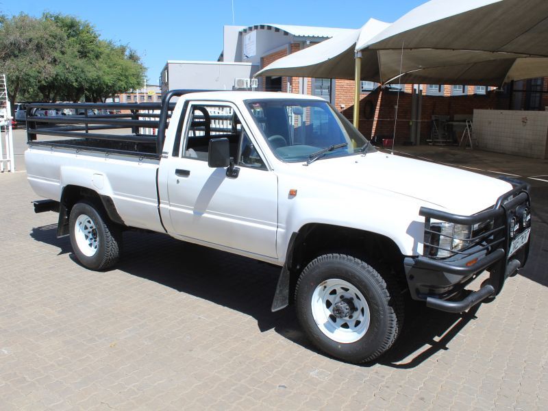 1996 Toyota Hilux photo 3