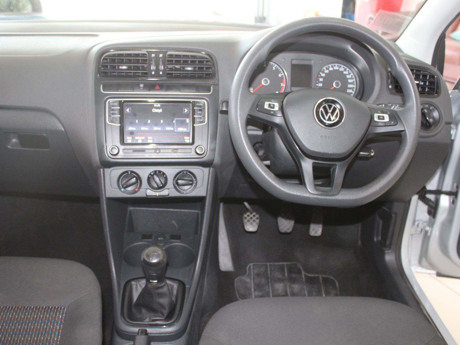 2024 Volkswagen Polo Vivo photo 11