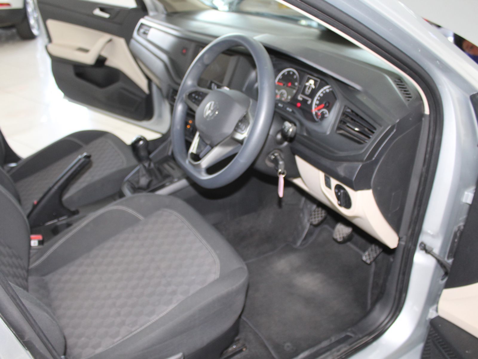 2024 Volkswagen Polo photo 10