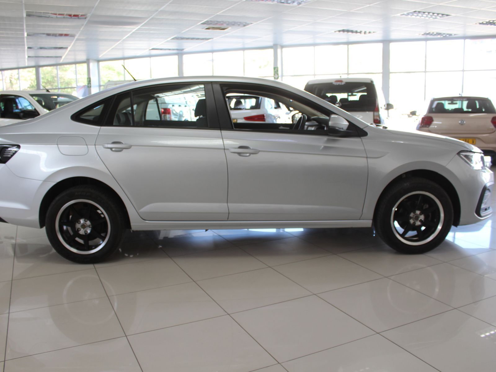 2024 Volkswagen Polo photo 8