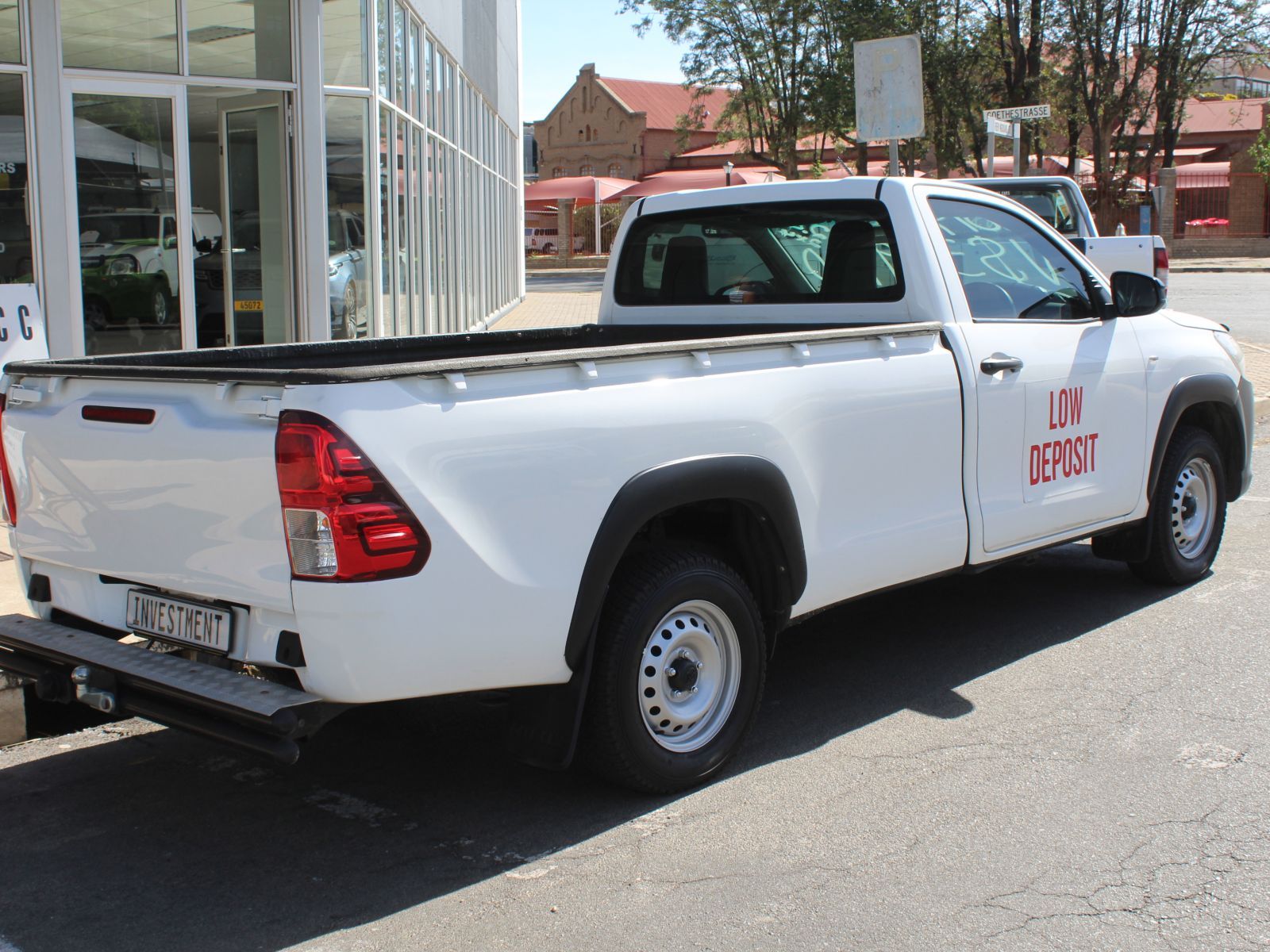 2019 Toyota Hilux photo 2