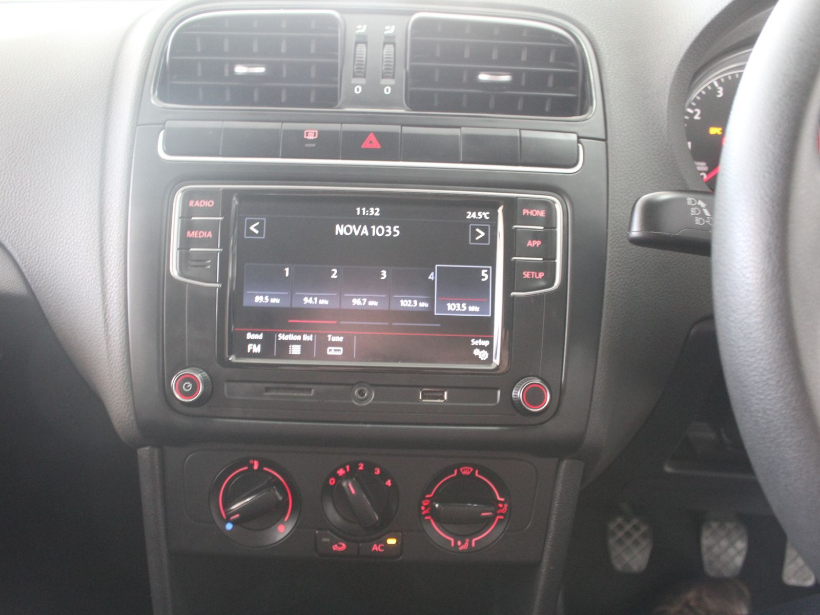 2024 Volkswagen Polo Vivo photo 13