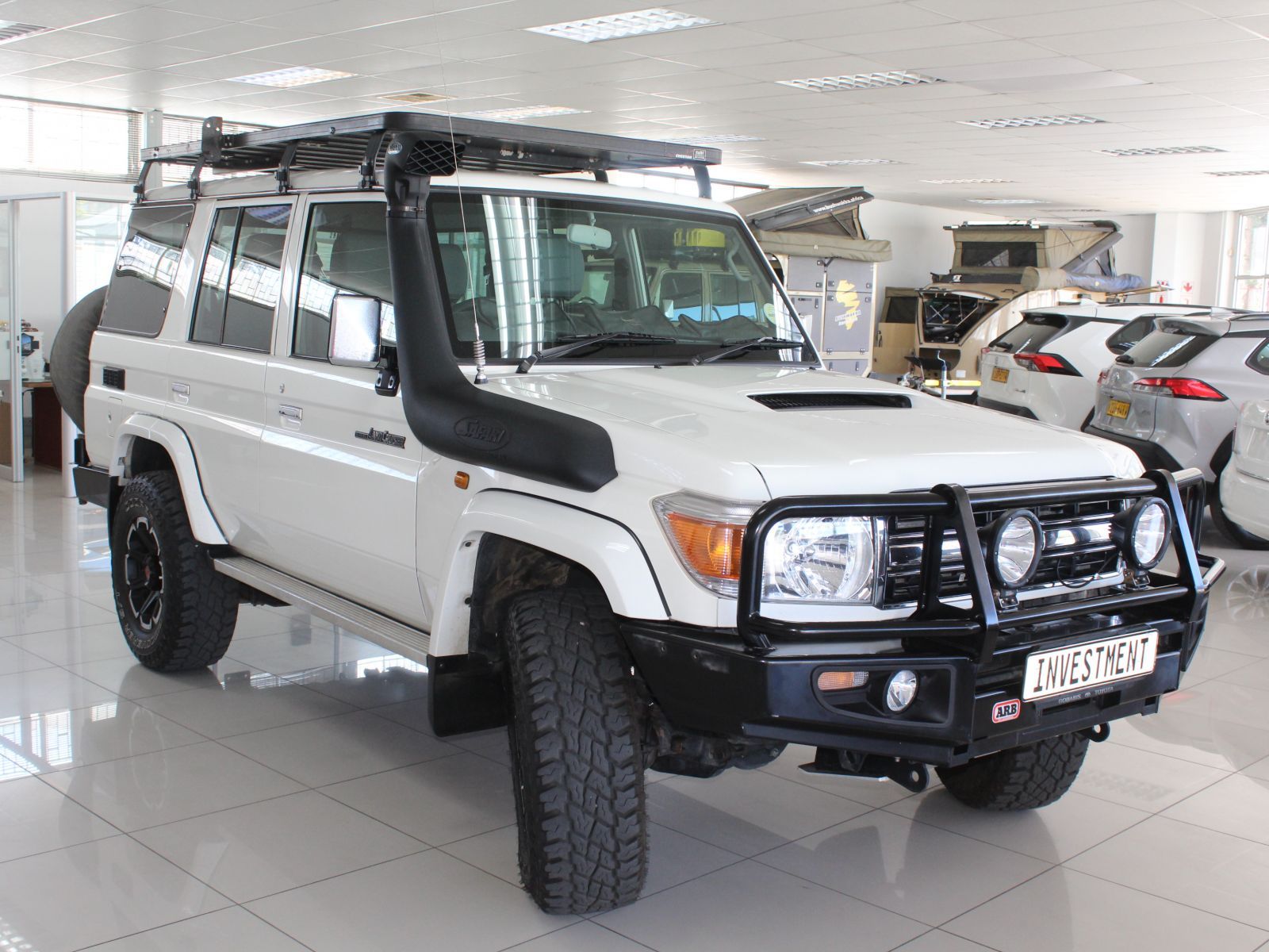 2015 Toyota Land Cruiser photo 1