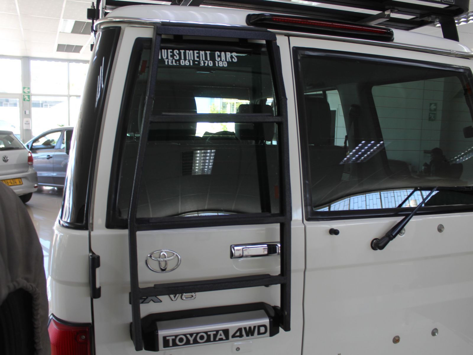 2015 Toyota Land Cruiser photo 21