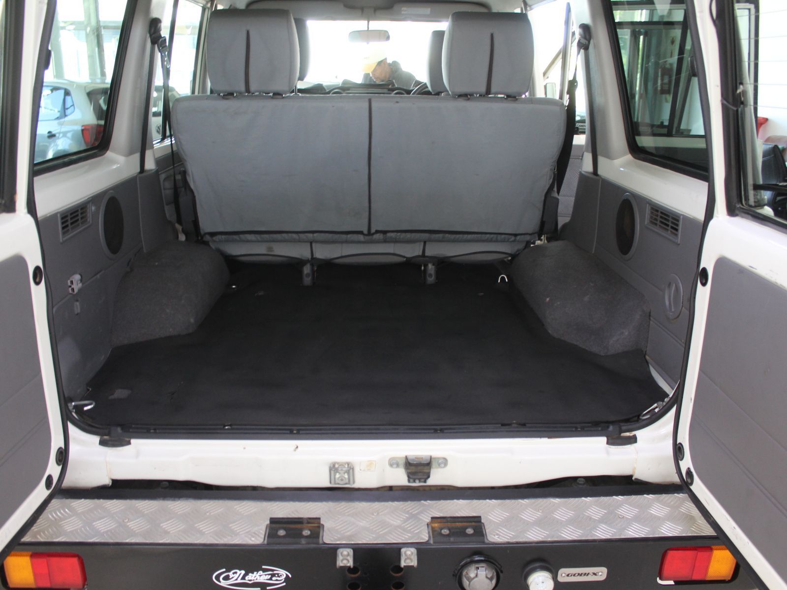 2015 Toyota Land Cruiser photo 9