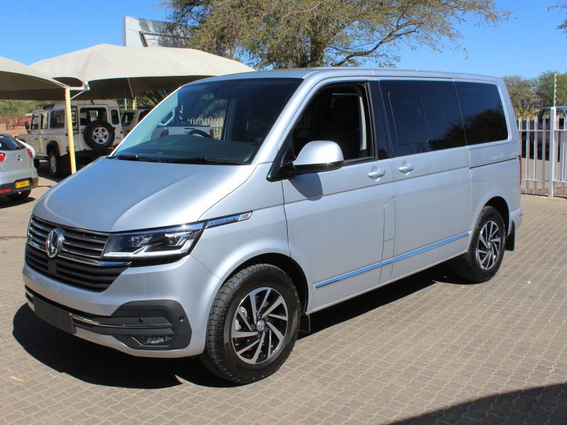 2022 Volkswagen Caravelle photo 1
